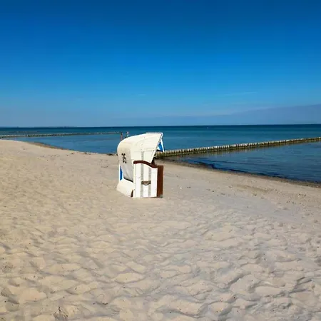 Coastal Comfort On Island, Cleaning Included Poel